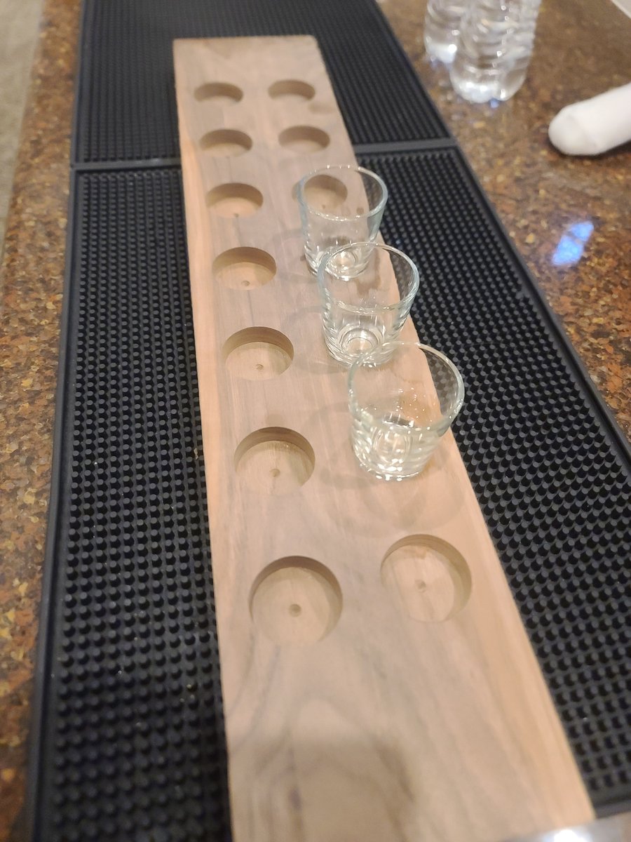 Commander_Tool's tweet photo. Weekend project idea. 🥃
This walnut shot flight was made using a 1-1/2" FISCH Black Shark Forstner Bit.
Clean recesses. Flat bottoms. Ready for your next tasting night.

Your turn. Start here: https://t.co/f1qdjgcFrC 

#woodworking #woodworker #woodworkingprojects #makers https://t.co/7rsjuN3IXZ