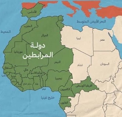 inpic0's tweet photo. #حقيقة

 كانت هناك دولة إسلامية حلت في بلاد المغرب وهي دولة المرابطين أسسها ابن تاشفين، وكانت في العقيدة تسير على منهج السلف الصالح من اثبات ظواهر النصوص و الصفات، والتمسك بالأثر والإعراض عن علم الكلام
ومن محاسن دولة المرابطين حرقهم لكتب الأشاعرة المبتدعة
وقد حرق إمام المالكية علي بن يوسف بن تاشفين كتاب "إحياء علوم الدين" 

وكان ذلك بإجماع الفقهاء الذين كانوا عنده، وكانوا يسمون الكتاب
 "إماتة علوم الدين".

[المعيار المعرب ١٨٥/١٢]

وقد كاد لهذه الدولة رجل يسمى بابن تومرت، فقاد ثورة عليها لأنهم مجسمة، رافعا شعار انكار المنكرات
قال الذهبي في التاريخ: «قال اليسع بن حزم: 
سمى ابن تومرت أتباع المرابطين مجسمين، وما كان أهل المغرب يدينون إلا بتنزيه الله تعالى عما لا يجب له، وصفته بما يجب له، وترك الخوض فيما تقصر العقول عن فهمه، وكان علماء المغرب يعلمون العامة أن اللازم لهم أن الله ليس كمثله شيء وهو السميع البصير، إلى أن قال: فكفرهم ابن تومرت بوجهين، بجهل العرض والجوهر، وأن من لا يعرف ذلك لا يعرف المخلوق، ولم يعرف الخالق، الوجه الثاني: إن من لم يهاجر إليه ولم يقاتل المرابطين معه فهو كافر، حلال الدم والحريم، وذكر أن غضبه لله، وإنما قام حسبةً على قومٍ أغرموا الناس ما لا يجب عليهم»

وقال ابن كثير عن ابن تومرت:
«وتسمى بالمهديّ، وسمى جيشه جيش الموحدين وألف كتابا في التوحيد وعقيدة تسمى المرشدة، ثم كانت له وقعات مع جيوش صاحب مراكش، فقتل منهم في بعض الأيام نحوا من سبعين ألفا، »

قلت: 
قتل 70 ألف مسلم في واقعة واحدة لأنهم مجسمة ومشبهة، ثم يأتي من ينكر على الإمام محمد بن عبد الوهاب جهاده القبورية من الصوفية والرافضة !!؟