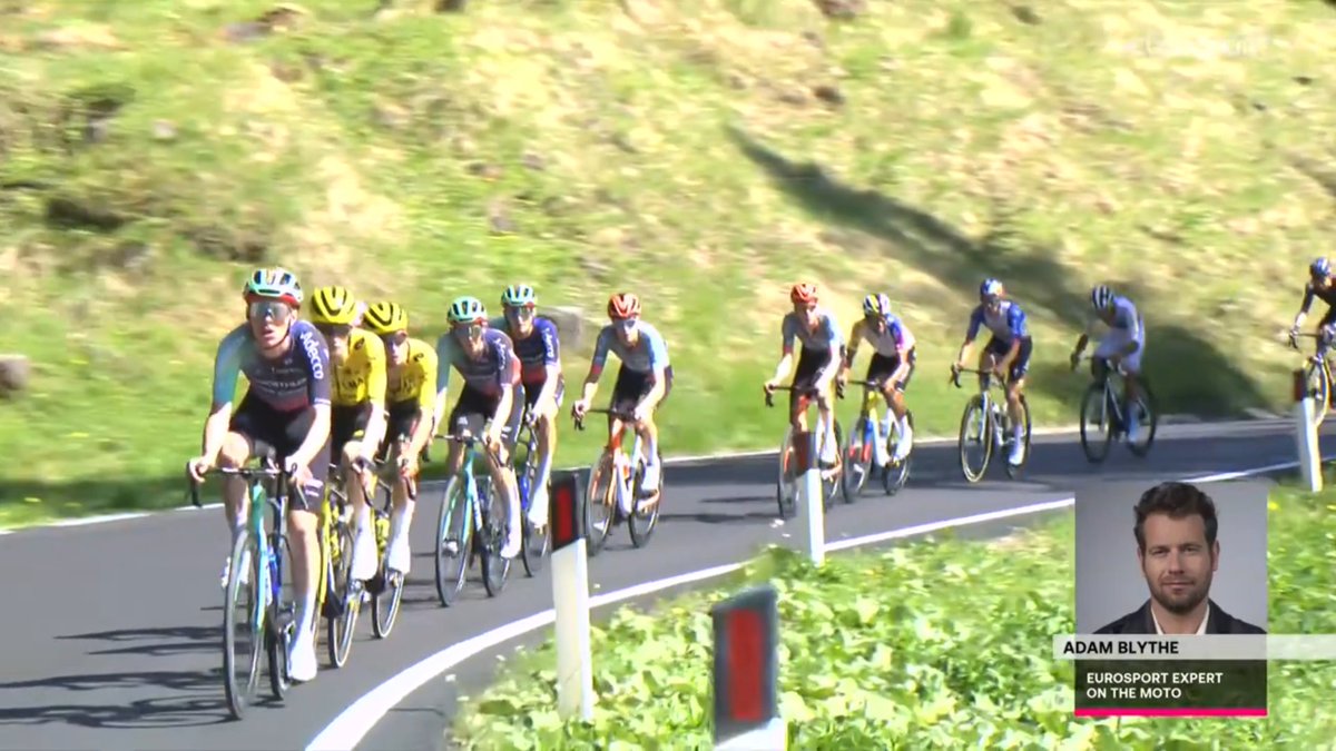 faustocoppi60's tweet photo. They are now climbing Falzarego and Decathlon is pulling in Maglia Rosa group because Gee and Storer are threatening Gall's 2nd place. 2:45 with 35 km to go.
#GirodItalia https://t.co/Xc1Jm7XM54