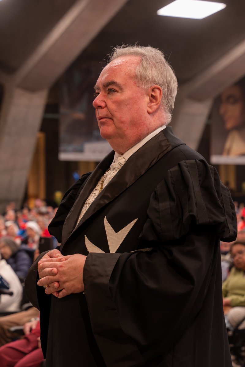 ordredemalte's tweet photo. L’#OrdredeMalte s’associe à l’appel du @Pontifex_fr pour le chapelet pour la paix. Guidé par le Grand Maître, Fra' John T. Dunlap, l’Ordre se rassemble dans la prière autour du sanctuaire de #Lourdes, confiant à la Vierge ses supplications pour la fin des conflits. https://t.co/N1ZDzhybwB