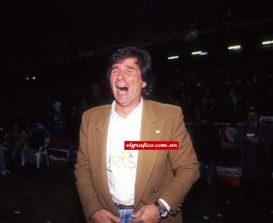 idoloscasla's tweet photo. Una vida con #SanLorenzo 💙❤️

🤩 Fuera de serie como jugador y fundamental como técnico, el Bambino empezó a escribir historia azulgrana hace más de 60 años como Carasucia y Matador 🙌🏻

Boedo, campeón y belleza nene
¡Feliz cumpleaños Bambi! 🎂👏🏻 https://t.co/BnE3EIgeWo