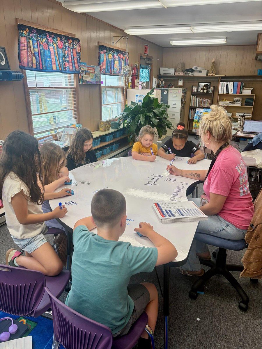 SCPSVirginia's tweet photo. Thank you, International Paper, for supporting Capron Elementary! Our new dry-erase tables are helping students collaborate, think creatively, and engage in hands-on learning every day. #CapronElementary #StudentSuccess @IntlPaperCo https://t.co/UgQumq3I9h