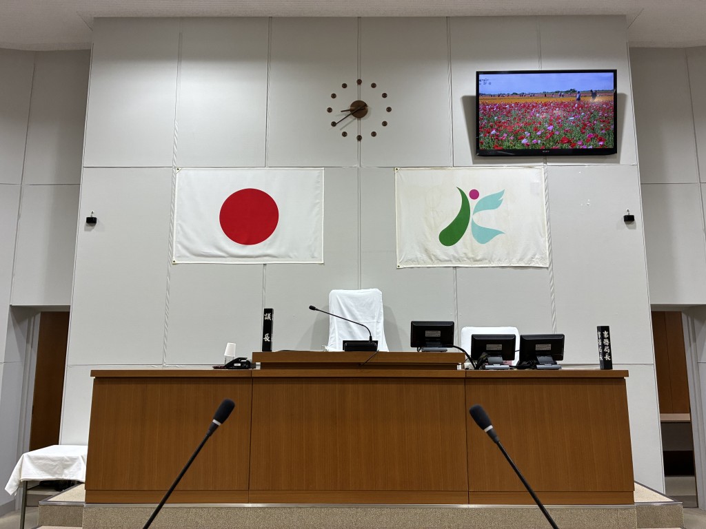 mino_ru_hashimo's tweet photo. 議長交代❗️
本日､鴻巣市議会議長を辞職しました。交代で同じ会派の川﨑議員が選挙で選ばれました。良かったです。議長としてとりあえず議会運営が出来たことでホッとしています。これからは1議員として頑張ってまいります。一般質問も‼️ https://t.co/sIrpb5LOD6
