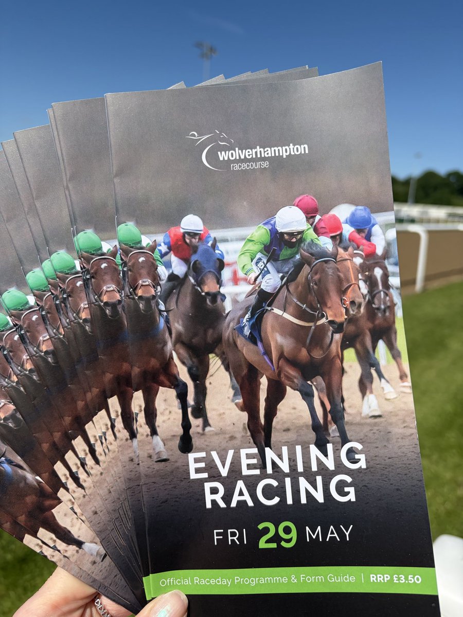 Wolverhampton Races tweet media