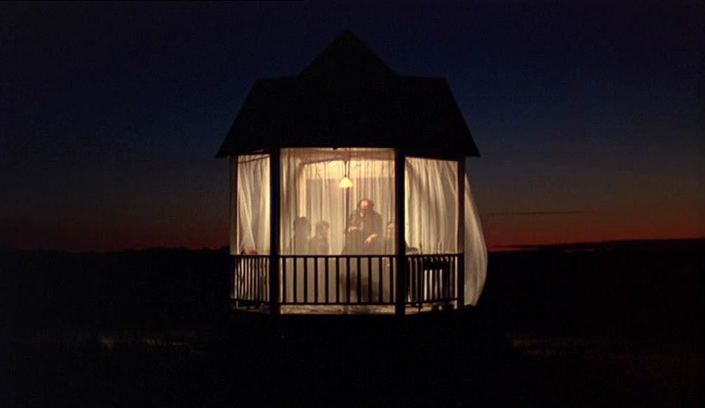 LostInFilm's tweet photo. The master Néstor Almendros. 'Days of Heaven' has one of the most beautiful cinematographies in cinema history, was shot almost exclusively during the “magic hour” and ultimately won the Academy Award for Best Cinematography in 1980. A visual masterpiece. https://t.co/wtsohFbssR