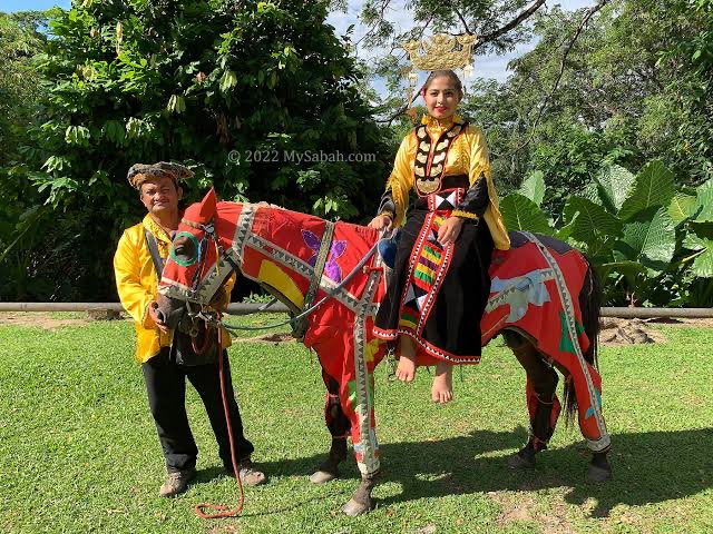 RaeSong12's tweet photo. @ladymissazira there’s a cowboy community in Sabah btw, they’re called Bajau Samah or regarded as Cowboys of the East just so yall know https://t.co/98fnh8XMSk