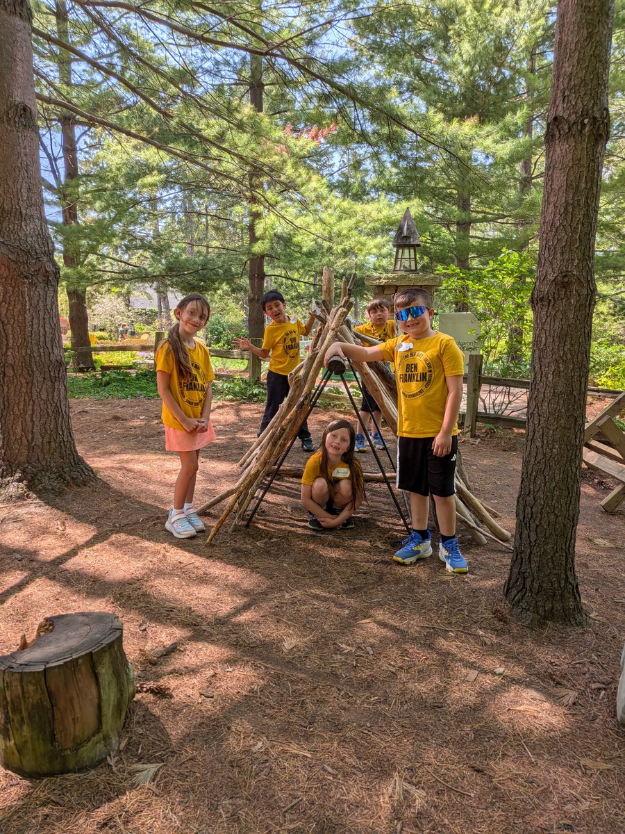 FPSDistrictWI's tweet photo. Earlier this week, 1st grade Ben Franklin visited Bookworm Gardens in Sheboygan. Students visited the houses of the 3 Little Pigs, saw where The Onceler lives, &amp; listened to a story in Jack &amp; Annie's Magic Treehouse.  Thank you Ben Franklin PTO for supporting! #BetterPlaceToLearn https://t.co/1VYMxS0H8P