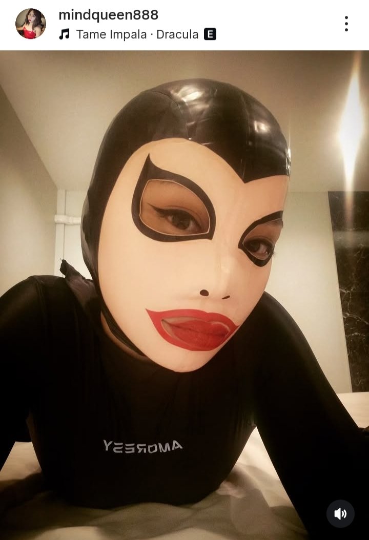 ms_mind888's tweet photo. 🤭 #Latexmask #Amoresy https://t.co/a1s3YWlJev