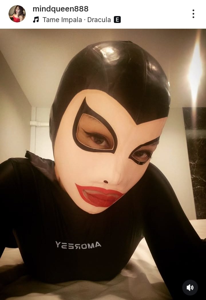ms_mind888's tweet photo. 🤭 #Latexmask #Amoresy https://t.co/a1s3YWlJev