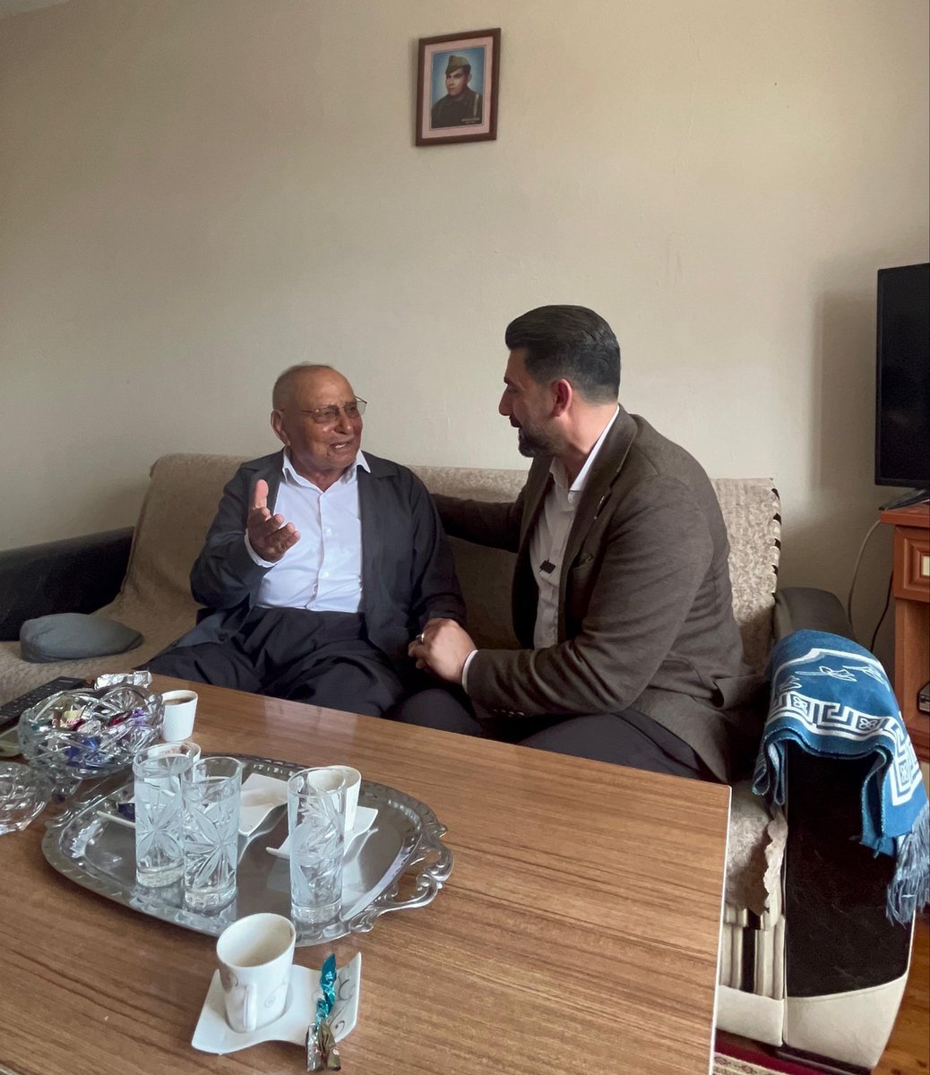 akincemal's tweet photo. 📍Çukurova / Salbaş

Kıymetli hemşehrimiz Dede Kaçar amcamızı hanesinde ziyaret ederek bayramlaştık. 🤍

Büyüklerimizin duası, samimiyeti ve hoş sohbeti bayramın en güzel tarafı… 

Rabbim muhabbetimizi, birlik ve beraberliğimizi daim eylesin.

#KurbanBayramı 

@omerrcelik @abuyukgumus @Tamer_Dagli @KaramikSunay @abdullahdogru01 @farukaytek