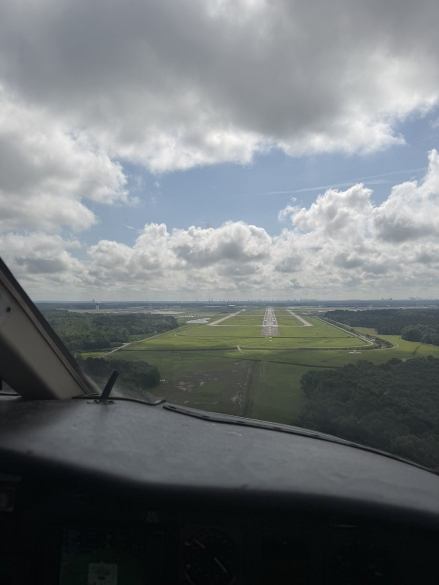 TheAviationBeat's tweet photo. Name the airport. https://t.co/meojpWRx1l