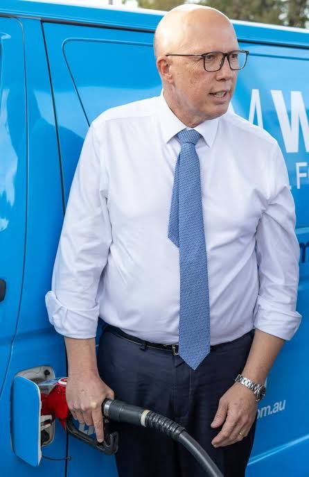 CaraMia200's tweet photo. @96Mrbsa Think #Dutton can ever make a ‘comeback’ to election campaigning?
Surely,there’s room for a conservative veteran to fill a petrol tank somewhere!
They love that shit.😂😝 https://t.co/awMMR0Bz7f
