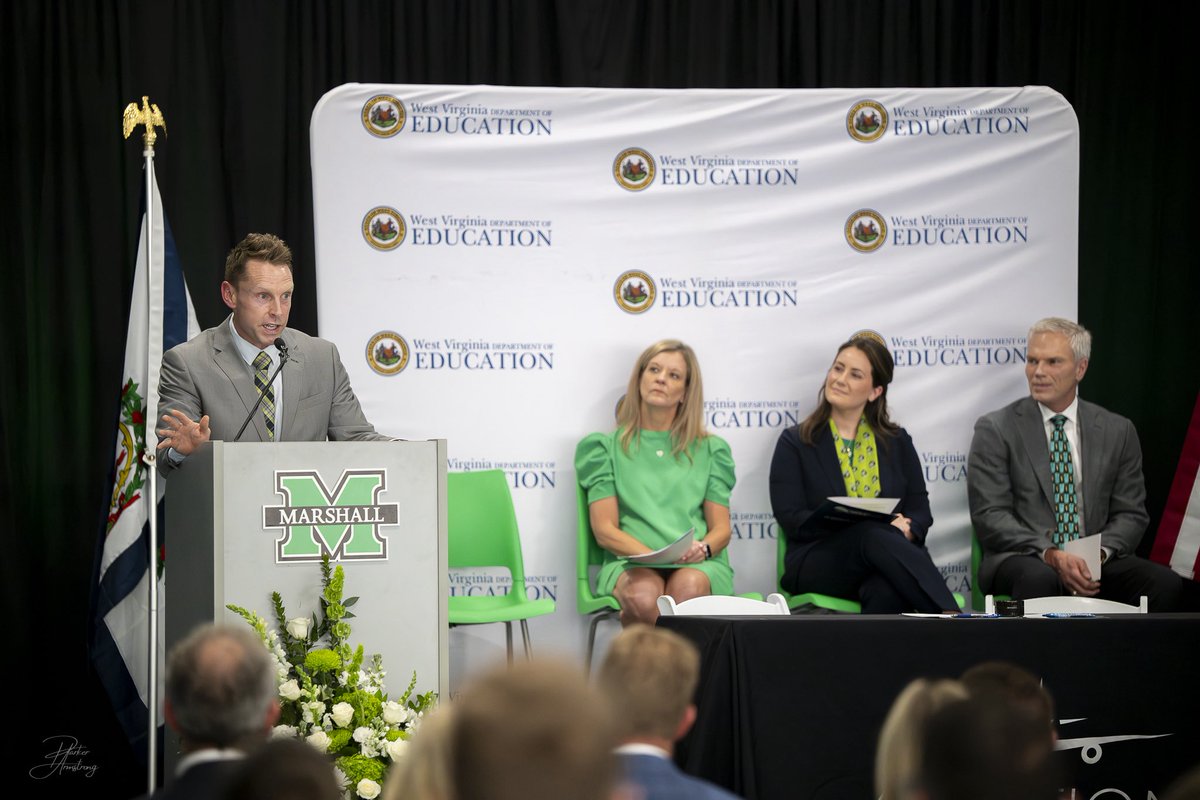 flycrw's tweet photo. We were honored to have our airport director and CEO Dominique Ranieri speak yesterday at the Bill Noe Flight School for the announcement of AIRWV, a program to help guide students on a path to becoming pilots, aerospace engineers, maintenance technicians, or airport operations! https://t.co/29khkidq6K