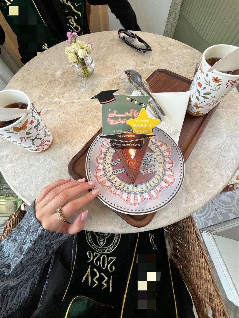 _a0a7's tweet photo. عاد عيدكم💕💓💗🎓 https://t.co/BXWQmwmGjl