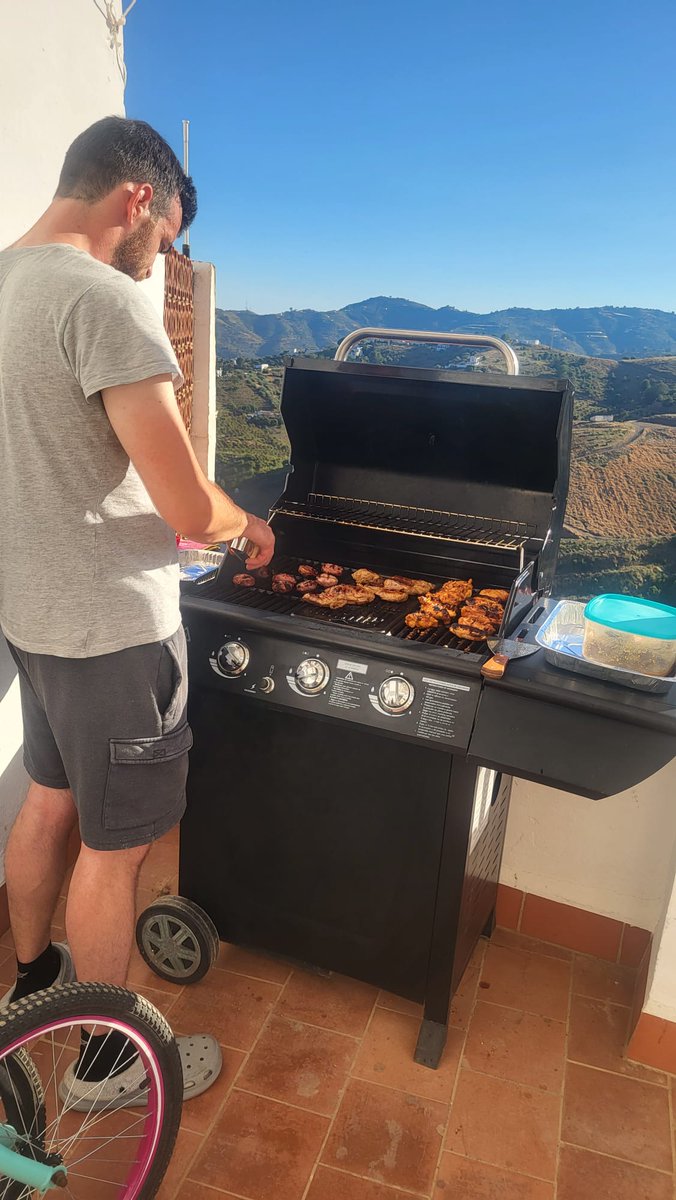 fifty_us's tweet photo. Anyone for a Bbq🥩🍗 https://t.co/WwYBRmDFPn