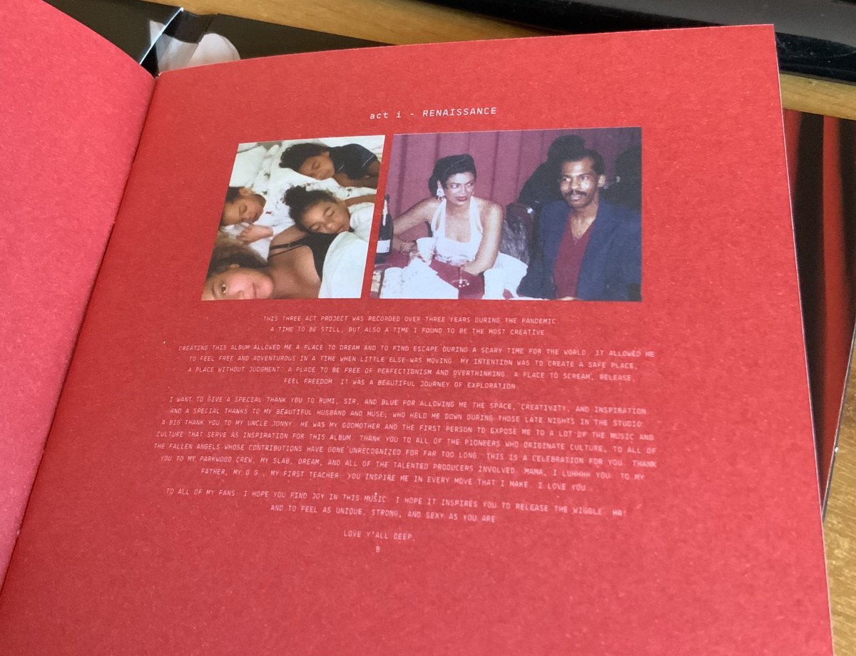 beyoncebrasil's tweet photo. @andrerx_ @Beyonce no encarte do álbum renaissance https://t.co/iVeVVJqJ56