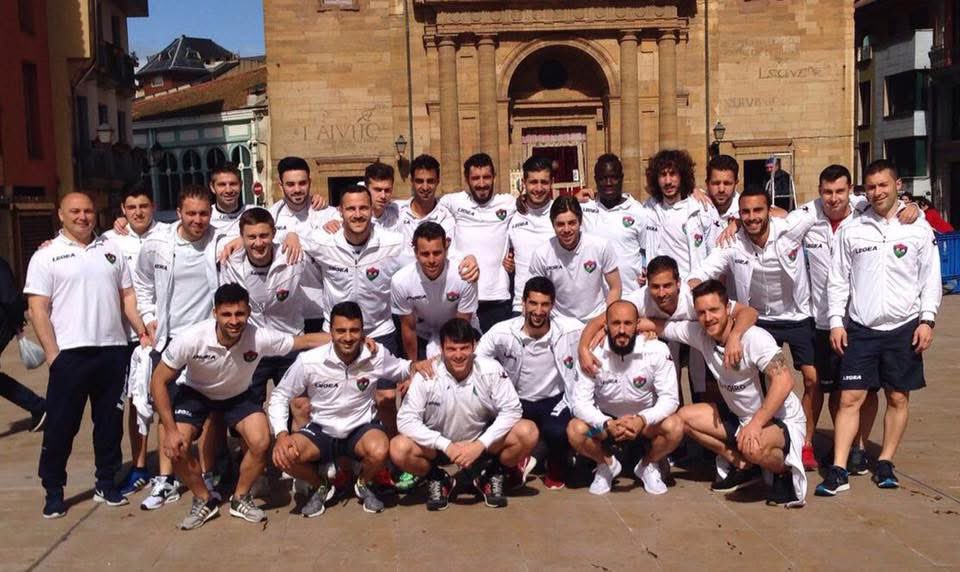 lemosam's tweet photo. El tiempo vuela !  10 años de un día inolvidable ! @CDBoiro 
@HWillisch @canO_ @KikeReguero25 @yahveprieto7 @JaviPelos @Romaay10 @borjitatroy @oumarsidibe1990 @tachiboiro @PacoBoiro5 @FidinhoGaucho10 https://t.co/eWqcR9YUHx