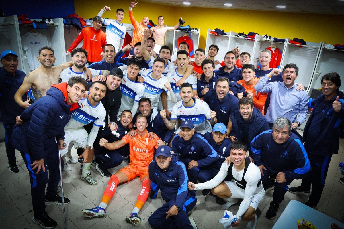 famanter's tweet photo. Gracias equipo querido.
Después de tanto comentario negativo por la derrota del domingo, supieron hacer historia ayer ganando en la Bombonera. Grande Garnero, grande Montes, Valencia, Cuevas, y TODOS. #LosCruzados https://t.co/H6NqJrea5r