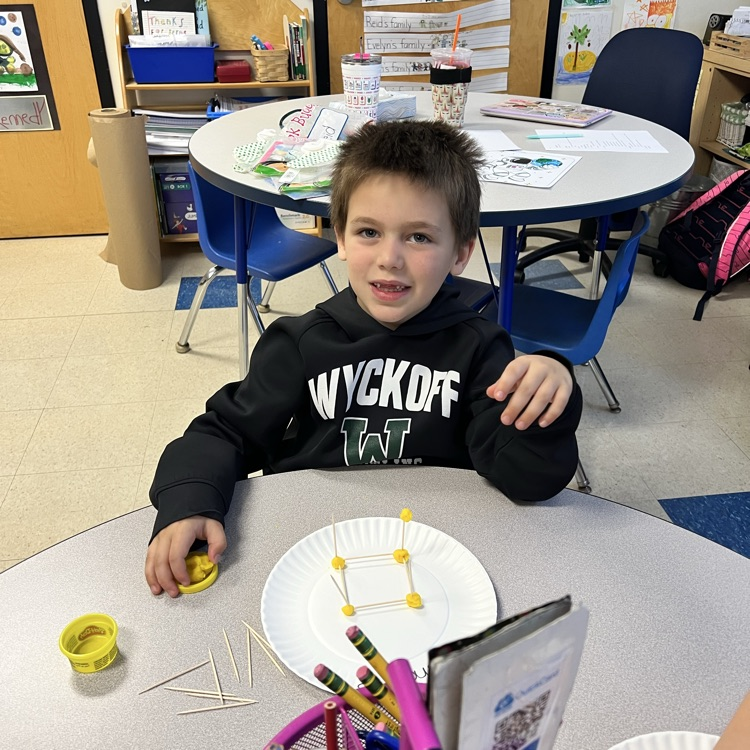 WPSWashington's tweet photo. KRO uses play-doh &amp; toothpicks to build 3D shapes. https://t.co/YD1Bkmx68D