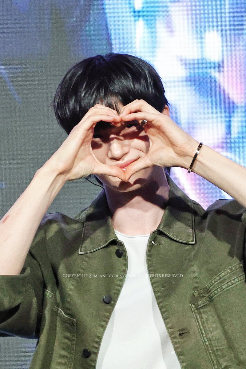 imfancyyoung's tweet photo. 260529 HKCC 座談會 8PM HD

우석아 사랑해🥹🫶🏻❤️

#변우석 #ByeonWooSeok #邊佑錫 https://t.co/PI7QxdGR3u