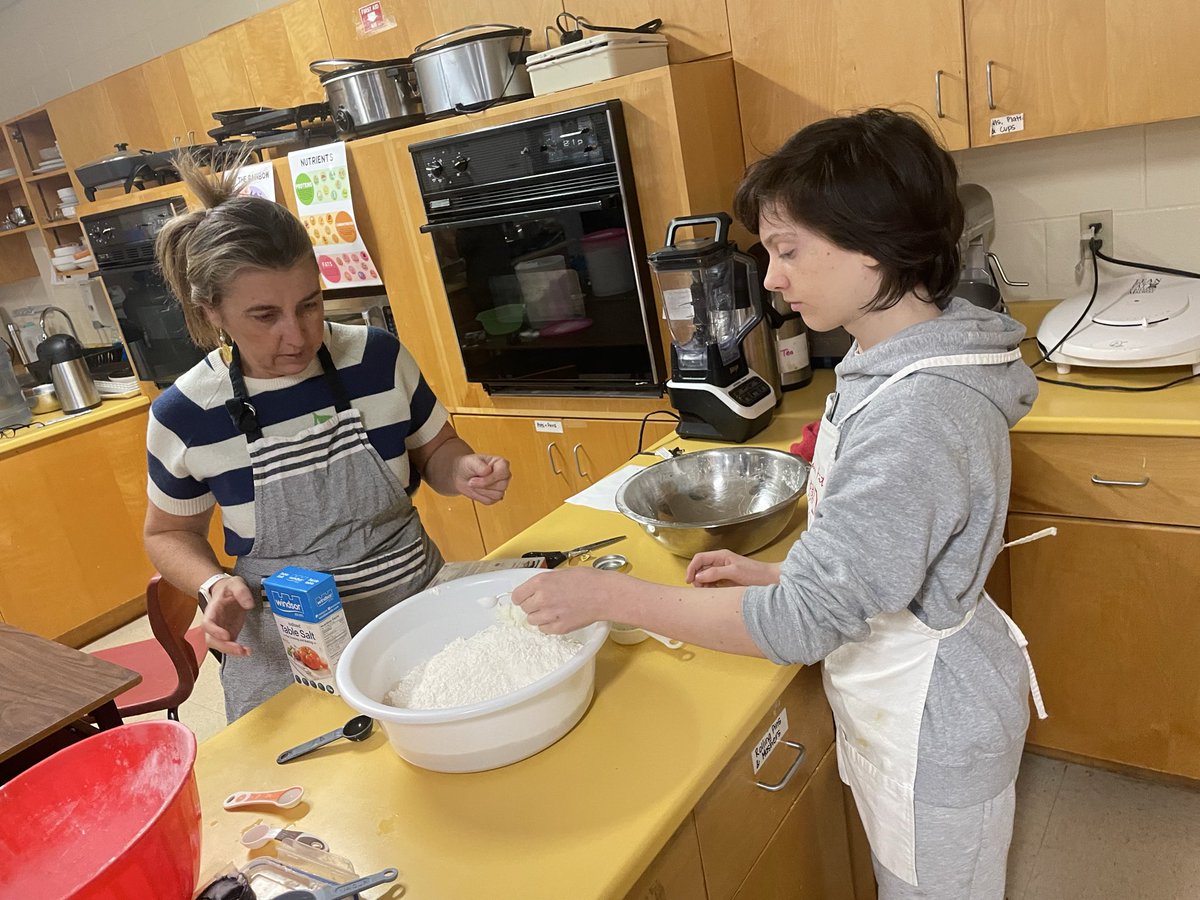 InvernessECA's tweet photo. Our Learning Center was a busy place this morning as students rolled up their sleeves and made fresh bread! 🍞

It was the perfect activity for this gloomy, cold May day — filling the room with warmth, delicious smells, and lots of smiles. https://t.co/hyeIp8KA8V
