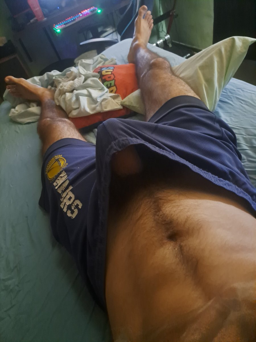 SoberanoAlpha's tweet photo. Bom dia putada, teu almoço é palmito e tá dentro da minha bermuda https://t.co/azfQCucqdM