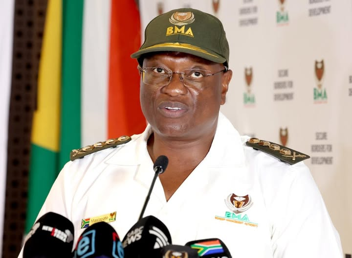 CapricornFMNews's tweet photo. The Commissioner of the Border Management Authority, Dr Michael Masiapato,  has assured the public that the nearly R1 billion drug consignment intercepted  at the #Beitbridge Port of Entry will be securely safeguarded by the Hawks.

Masiapato gave the assurance earlier today during a media briefing following  the Wednesday seizure of the 713 000 grams of methaqualone, popularly known as  ABBA that was discovered hidden inside a Malawian-registered truck, attempting  to enter South Africa from Malawi. NM