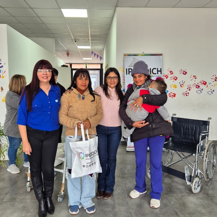 IPRODICH's tweet photo. La inclusión también se construye con respuestas concretas♿

Continuamos recorriendo el territorio acercando elementos fundamentales para mejorar la movilidad, autonomía y calidad de vida de personas con discapacidad.
🦽 Sillas de ruedas
🩼 Andadores
🛏️ Colchones sanatoriales... https://t.co/l06OIQ1JNu