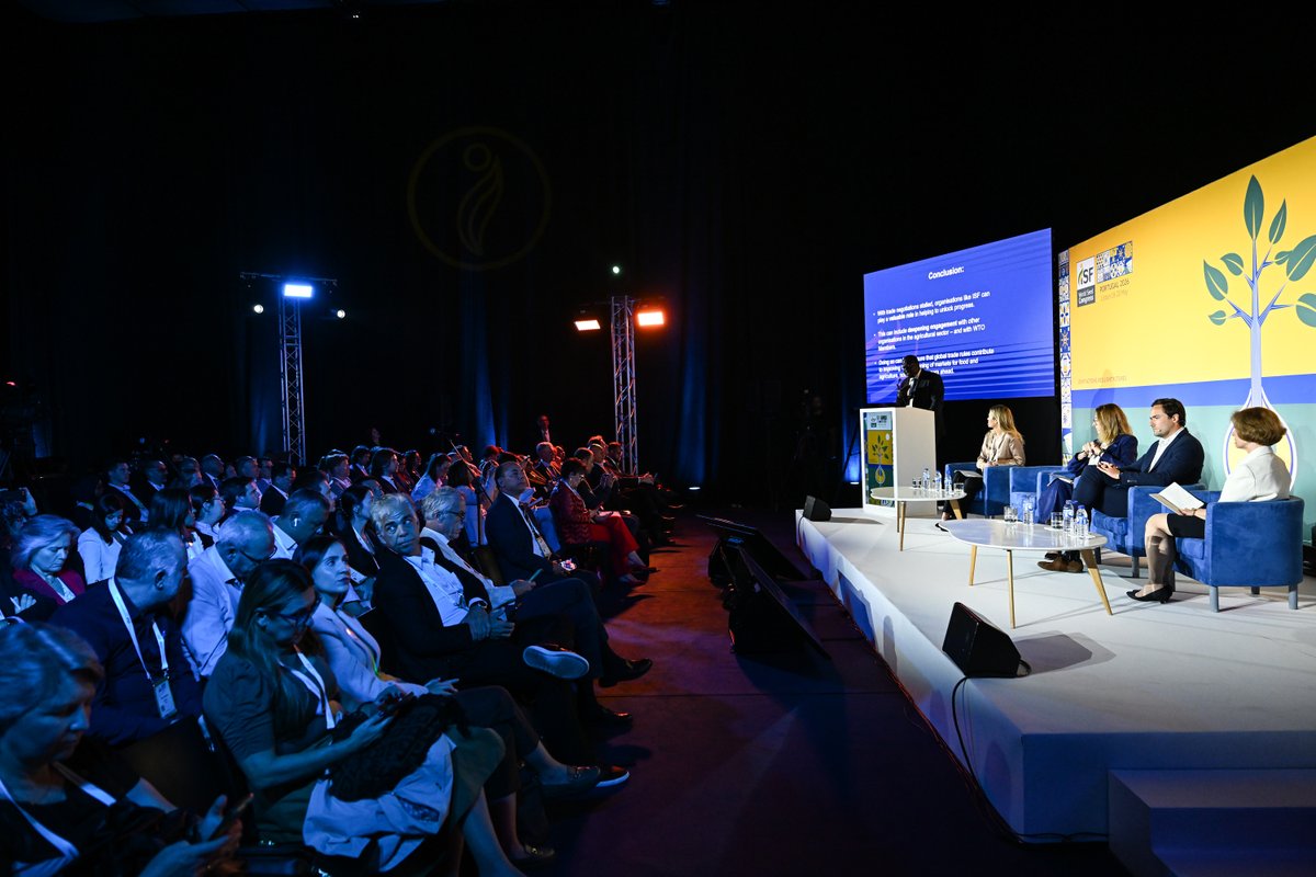SeedFed's tweet photo. #WorldSeed2026 opened under the theme “Joint Actions, Resilient Futures” and Day 1 started with high-level talks, trading &amp; networking. 
📸 Photos: https://t.co/AsjH1C1s9V 
🎥 Replay: https://t.co/v6Gxlar4nd 
#SeedIsLife https://t.co/VhrkCJ2l5j