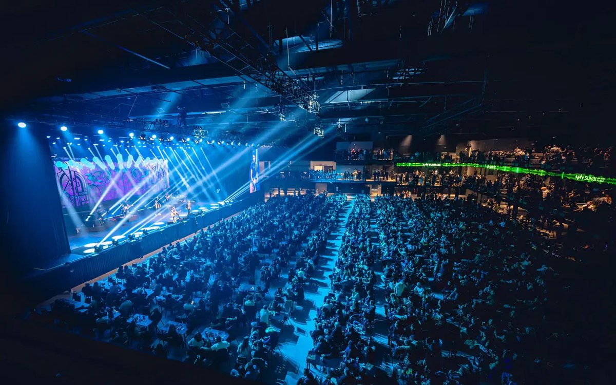 poptime's tweet photo. Demi Lovato esgotou seu segundo show no Suhai Music Hall, espaço intimista para 7.700 pessoas, em apenas 40 minutos. https://t.co/TtI9nLHsau