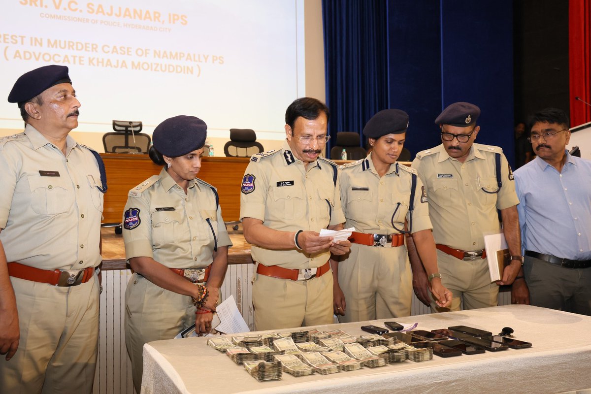 hydcitypolice's tweet photo. 𝐀𝐫𝐫𝐞𝐬𝐭 𝐨𝐟 𝐀𝐜𝐜𝐮𝐬𝐞𝐝 𝐈𝐧𝐯𝐨𝐥𝐯𝐞𝐝 𝐢𝐧 𝐭𝐡𝐞 𝐌𝐮𝐫𝐝𝐞𝐫 𝐨𝐟 𝐀𝐝𝐯𝐨𝐜𝐚𝐭𝐞 𝐊𝐡𝐚𝐣𝐚 𝐌𝐨𝐢𝐳𝐮𝐝𝐝𝐢𝐧

𝐍𝐚𝐦𝐩𝐚𝐥𝐥𝐲 𝐏𝐨𝐥𝐢𝐜𝐞 𝐒𝐭𝐚𝐭𝐢𝐨𝐧 – 𝐊𝐡𝐚𝐢𝐫𝐚𝐭𝐚𝐛𝐚𝐝 𝐙𝐨𝐧𝐞 – 𝐇𝐲𝐝𝐞𝐫𝐚𝐛𝐚𝐝 𝐂𝐢𝐭𝐲 𝐏𝐨𝐥𝐢𝐜𝐞

Brief Facts of the Case:

On 23-05-2026, Advocate Khaja Moizuddin was allegedly murdered in a planned vehicle attack near his residence at Masab Tank, Hyderabad, while leaving for swimming in the early morning. He sustained grievous injuries after being intentionally hit by a Scorpio vehicle and later died during treatment at a hospital.

Initially, a case was registered at Nampally Police Station under relevant sections of BNS, and later altered to murder charges following his death.

Investigation:

During investigation, CCTV footage revealed that the accused deliberately waited near the victim’s residence and intentionally rammed the vehicle into him before fleeing the scene. Through CCTV analysis and technical evidence, police identified the accused persons.

Motive:

Police investigation found that long-standing disputes existed between the deceased and the family of accused Mujahid Alam Khan over Waqf properties and related legal cases in Hyderabad. The accused allegedly developed a grudge against the advocate due to ongoing legal disputes and setbacks.

Conspiracy and Execution:

According to police, accused Mujahid Alam Khan and Mahaboob Alam Khan allegedly conspired with associates to eliminate the advocate through a contract killing for ₹15 lakh. The accused conducted surveillance on the victim for several months and executed the attack using a Scorpio vehicle on 23-05-2026.

Arrests:

Police traced and arrested key accused persons, including:

Mujahid Alam Khan
Mahaboob Alam Khan
Kishan @ Pappu
Vinay
Abhijeeth @ Nani
Vikram Aditya @ Chintu
Manideep @ Pogo Nani

The Scorpio vehicle, cash, and mobile phones were seized from the accused. Further investigation is underway to apprehend remaining absconding accused and gather additional evidence.

Investigation Team:

The above arrests were made by the Investigating Officer, Sri P. Praveen Kumar, ACP, Abids Division, Hyderabad, with the assistance of Sri CH Saidulu, Inspector of Police, Nampally Police Station, Sri M.A. Adil Riyaz Khan, Sub-Inspector of Police, Nampally Police Station, and staff under the direct supervision of senior officers of Hyderabad City Police.
