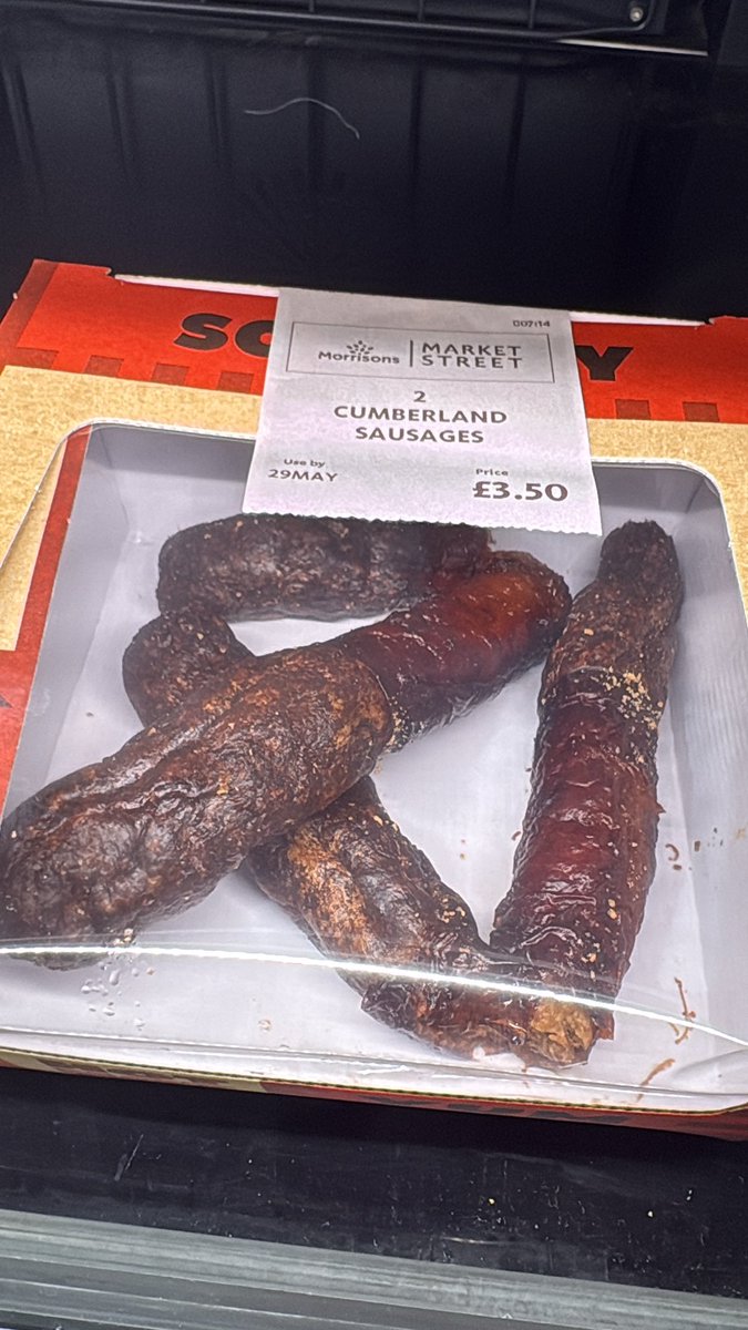 Shutty1091's tweet photo. I reckon these @Morrisons sausages could do with a few more minutes. https://t.co/BrBUbil26J