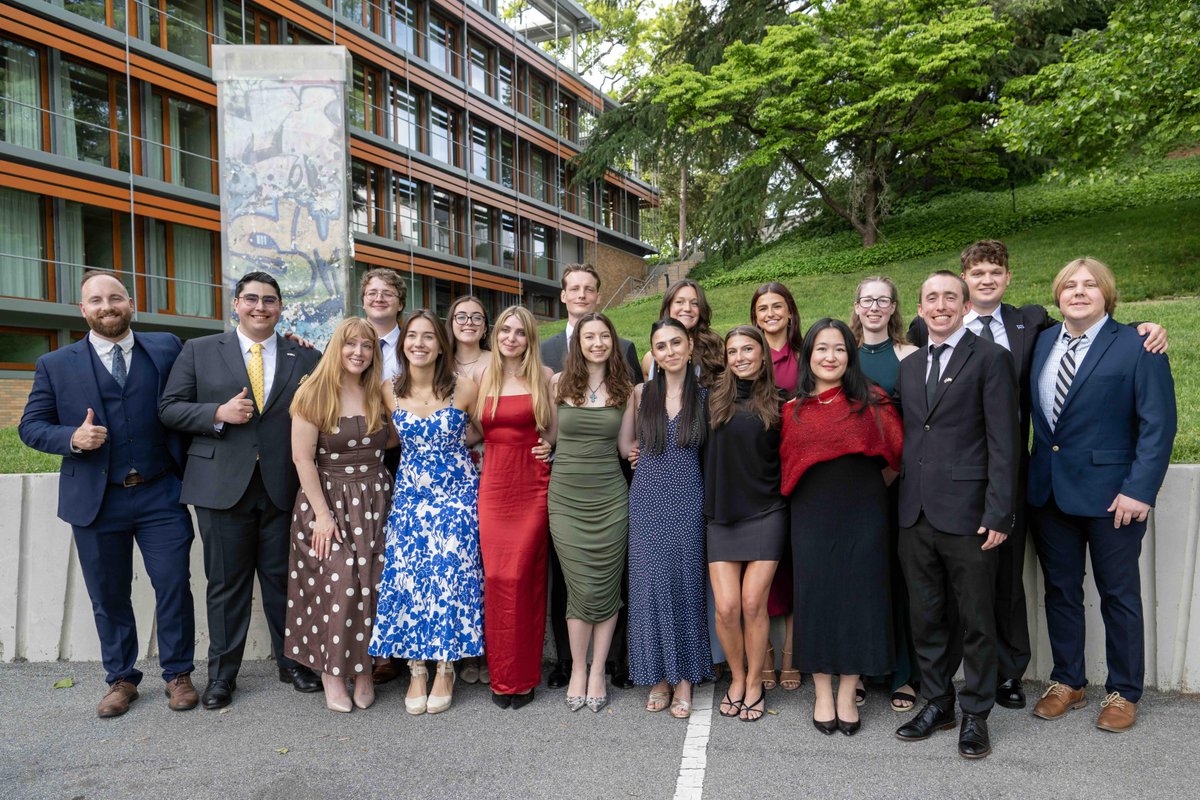georgetownsfs's tweet photo. Check out how some of our programs celebrated commencement 🎓✨

MA in European Studies (@EuropaSaxa), @giwps certificate graduates, Master in Diplomacy and International Affairs, and MA in Migration and Refugees (@GUMigration).

Cheers to #Hoyas2026! 🎉

📸 Slide 1: Paul Sherman https://t.co/1anqXQyj3W
