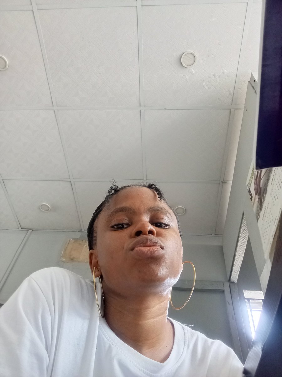 FlorenceDoris2's tweet photo. Tired
 but installation must go on.
#Thatsolargirl# https://t.co/FpSrqOCLCF