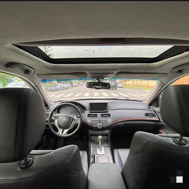 Phantom_Wheels's tweet photo. This Foreign used 2011 Honda Crosstour isn't a blessing in disguise... It's a blessing in open sight!!
-Low mileage on dash
-heated seats
-rear ac vents
- Honda nav system, Bluetooth and reverse cam
Everything prim and proper going for 9.5m
Location - Lagos
💯✨✨ https://t.co/SvsHnAWDRk