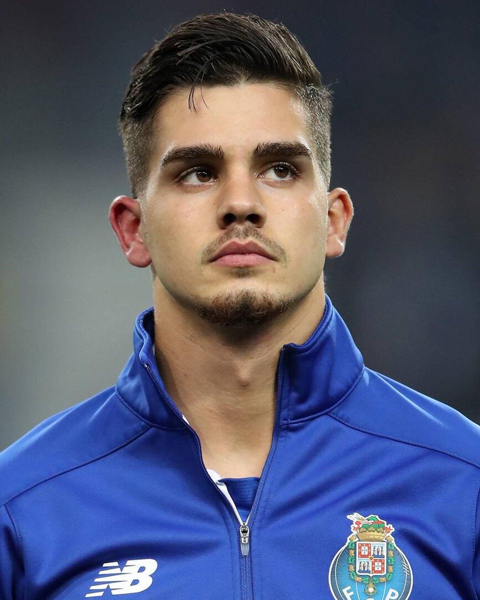 PortoReport's tweet photo. André Silva back to FC Porto — yes or no? 👇 https://t.co/kWHsyMxQN1