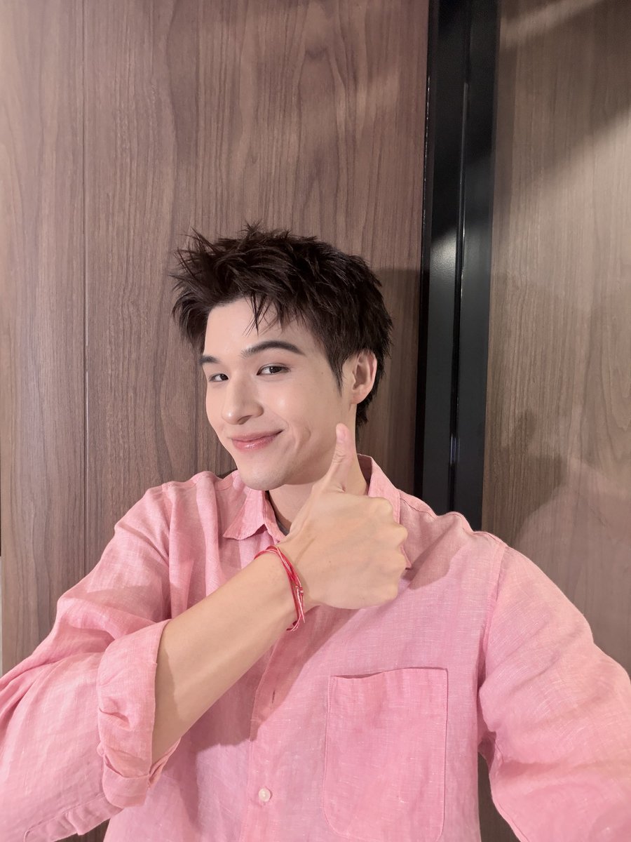 UniqloThailand's tweet photo. จบไปแล้ว THANK YOU FESTIVAL LIVE WITH SKY ( @skywongraveee )ใครอยากเก็บตกลุคสวย ๆ ไว้ไปแมตช์ตาม สามารถแวะดูย้อนหลังกันได้เลยที่ UNIQLO APP นะครับ! 🩵🐶☁️
#UNIQLOTHANKYOUFESTIVAL #ขอบคุณที่ให้ยูนิโคล่เป็นส่วนหนึ่งของชีวิตคุณ #UniqloLivewithSKY #skywongravee https://t.co/na8kDmH7eA