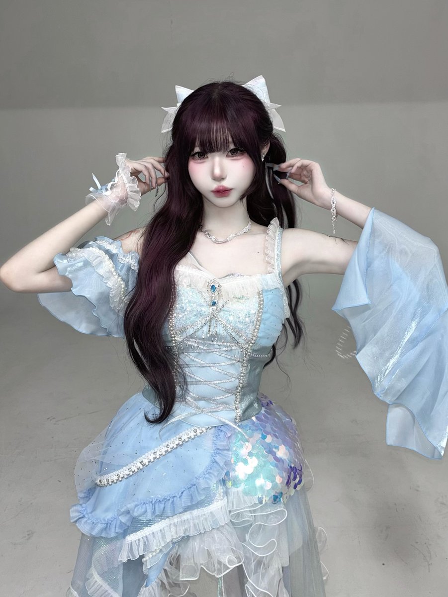 Nekiru_EVER__'s tweet photo. 2026.05.29. 「𝐍𝐄𝐊𝐈𝐑𝐔 𝐍𝐞𝐰 𝐌𝐞𝐦𝐛𝐞𝐫 𝐃𝐞𝐛𝐮𝐭 𝐋𝐢𝐯𝐞: 𝑵𝑬𝑲𝑰𝑹𝑼—𝑼𝒏𝒍𝒐𝒄𝒌」

언록—! 🔓 정식으로 인사드립니다 (_ _)
네키루의 신멤버, 보라색 담당 에버입니다 😈💜

여름 바다의 느낌이 물씬 나는 신의상과 함께𓂃 🌊
금일부로 네키루의 신멤버로 합류하게 되었습니다!
갈망하고 사랑하는 스테이지에 다시 설 수 있게 되어 정말 기뻐요 ( ˃ ˄ ˂̥̥ )

설레고 기대한 만큼 긴장도 되었지만, 제대로 닿는 뜨거운 열기 속에 신나게 즐기며 마칠 수 있었어요!
모두의 덕분이에요 무한한 감사를 드립니다아... 🫂
여러분도 저와 같은 마음이셨기를 바라며 ୨୧ 

뉴헤어도 예쁘죠 잘 어울린다고 해 줘 - ♪⸝⸝꙳⊹ 
너무너무 맘에 들어서 얼른 자랑하고 싶었어요 흐흐

이어서 주말 양일 라이브입니다 ૮៸៸›  ‌‹៸៸ྀིა
보고 싶었고 보고 싶으니까 만나러 와 주세요
전해 주시는 마음에 꼭 보답할 수 있도록, 전력으로 성장하며 빛나겠습니다 ! ! 지켜봐 주세요 ✨

「𝑵𝑬𝑲𝑰𝑹𝑼—𝑼𝒏𝒍𝒐𝒄𝒌」
함께해 주셔서 다시 한번 감사드립니다
네키루 에버, 잘 부탁드립니다!

˖◛⁺˖♡

𝙽𝙴𝚇𝚃 𝙻𝙸𝚅𝙴 ➟ 26.05.30. 홍대스테이지 「SETi FES Vol.31」