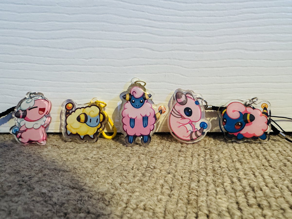 pinkmareep's tweet photo. My sheepie haul from Comic-Con ✨✨🩷 https://t.co/ya2G5BTtNc