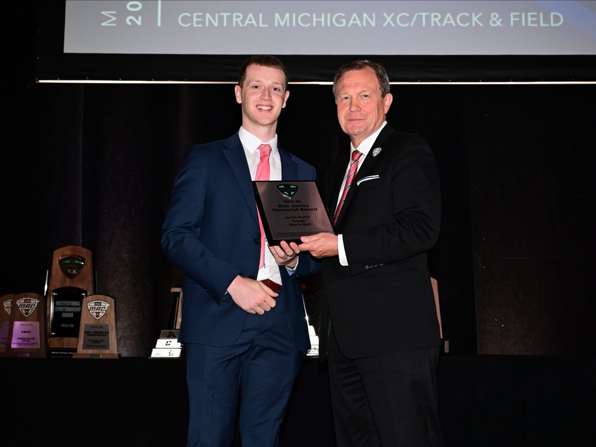 ToledoRockets's tweet photo. Big night for the Rockets at last night's MAC Honors Dinner 🚀 

🔗: https://t.co/Slk6oJaEUD 

#TeamToledo | #ForToledo https://t.co/0X8YruCzUx