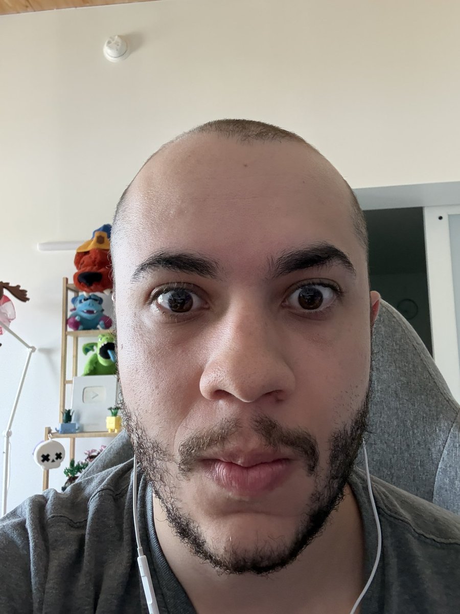 SolarFuryMG's tweet photo. bald 👨‍🦲 https://t.co/OFPA45BtAN