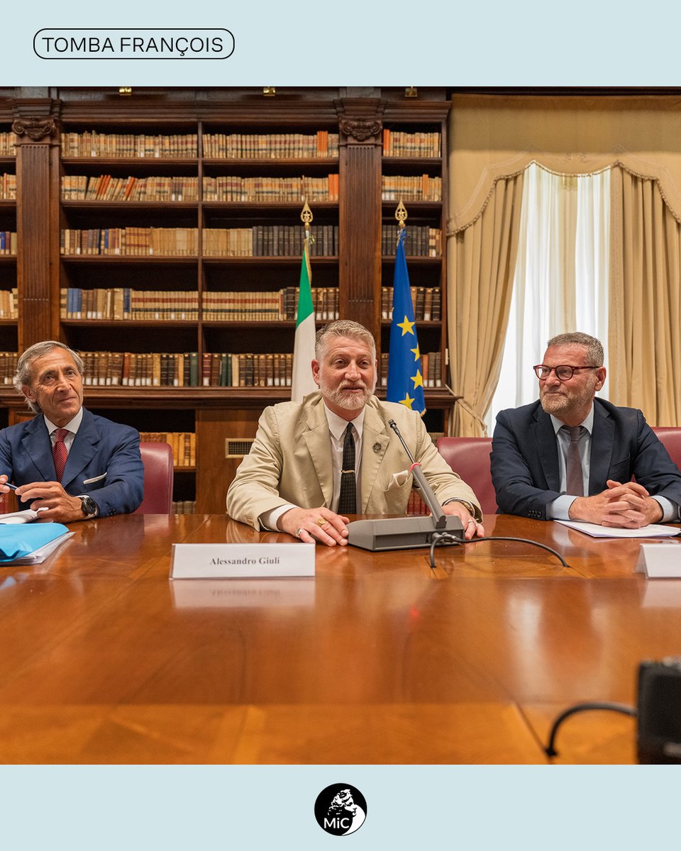 MiC_Italia's tweet photo. Con la firma dell’atto di compravendita, avvenuta oggi al Ministero della Cultura alla presenza del Ministro @AlessGiuli, la celebre Tomba François di Vulci entra ufficialmente a far parte del patrimonio dello Stato italiano. 
https://t.co/RISo75Shim https://t.co/raQaToGprP