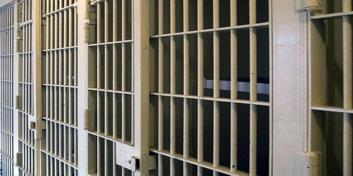 Arcigay's tweet photo. https://t.co/4GjmMx3DFv  

Carcere di Ivrea: indagati poliziotti per abusi su detenuta trans. Falanga (Arcigay): “Non è un caso isolato, il consenso dietro le sbarre non esiste”
Bologna, 28 maggio 2026 – La Procura di Ivrea ha aperto un'inchiesta su presunti abusi sessuali co... https://t.co/lLvgdNn2pb