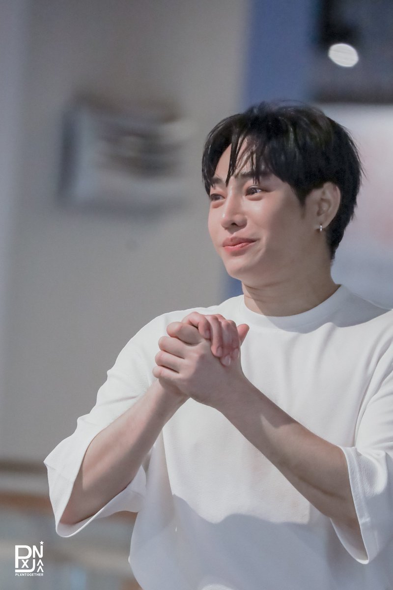 natyarta's tweet photo. @Pookjaifan1 @peckpalit ขอบคุณนุชมากๆที่เป็นกำลังsupportผลิตนะคะ🦋💙
#เป๊กผลิตโชค
#PeckPaLitChoke https://t.co/aWniUFDcX8