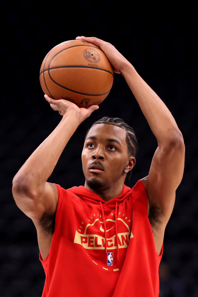 TheNBABase's tweet photo. One NBA executive expects Trey Murphy III to be the "name on everyone’s lips" over the next few weeks, per @SeanDeveney 

“though one exec said he expects Murphy to be the name on everyone’s lips in the next few weeks, and there could be enough bidding that the very stubborn (and rightfully so) Pels finally cave and deal Murphy (like the Clippers did with Ivica Zubac) for a player and multiple first-rounders.”

(https://t.co/mfwh82HyPj)