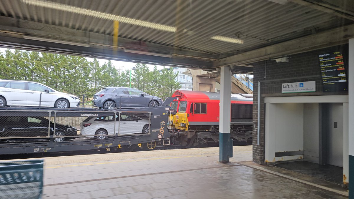 DanSpotter86's tweet photo. Heres a shot of @DBCargoUK Class 66084 seen here at Bletchley working the 6X11 Toton North Yard to Dollands Moore with a Rake of brand new cars and wagons on 17/05/26. #Class66 #Cartics #Cartransporter #DBCargo #Bletchley #WCML https://t.co/ZSFUJEhizO