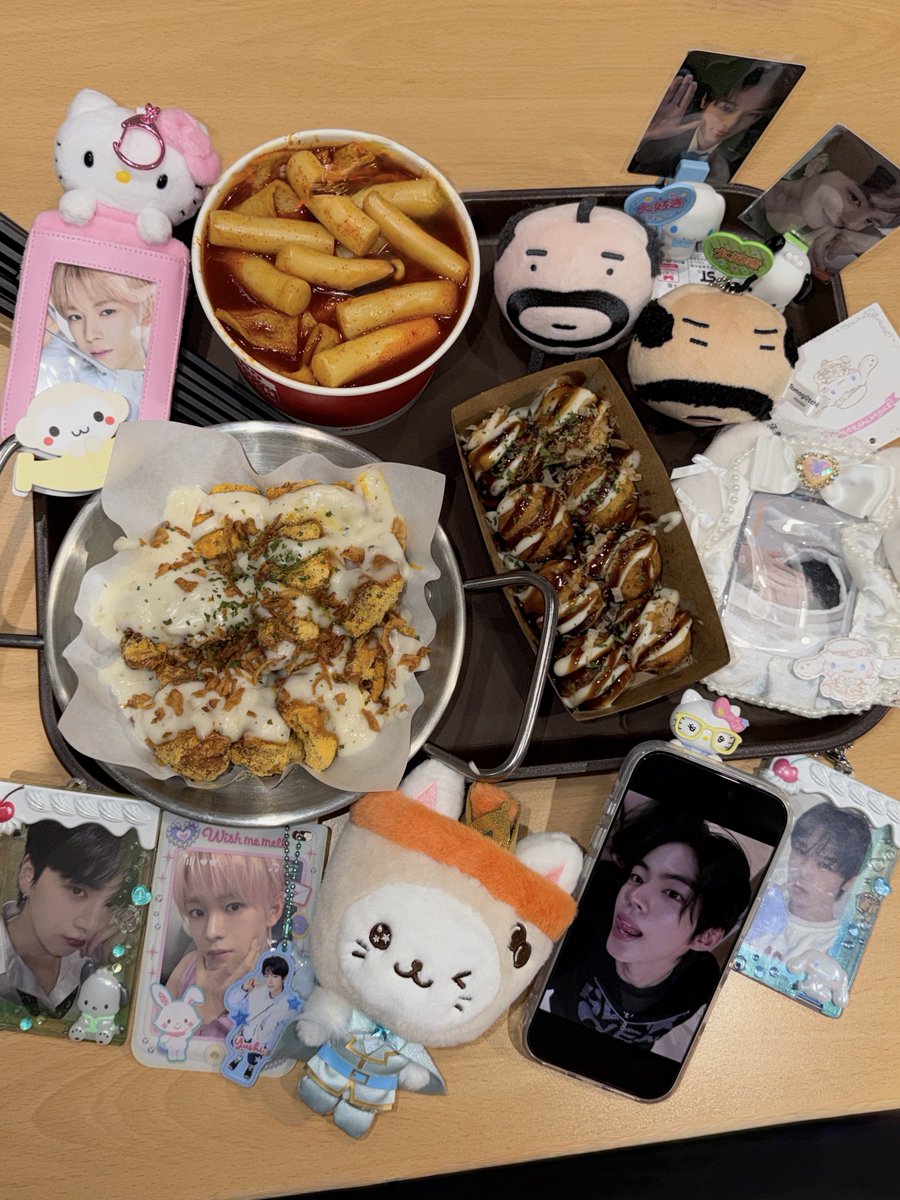 챠｡,. tweet media