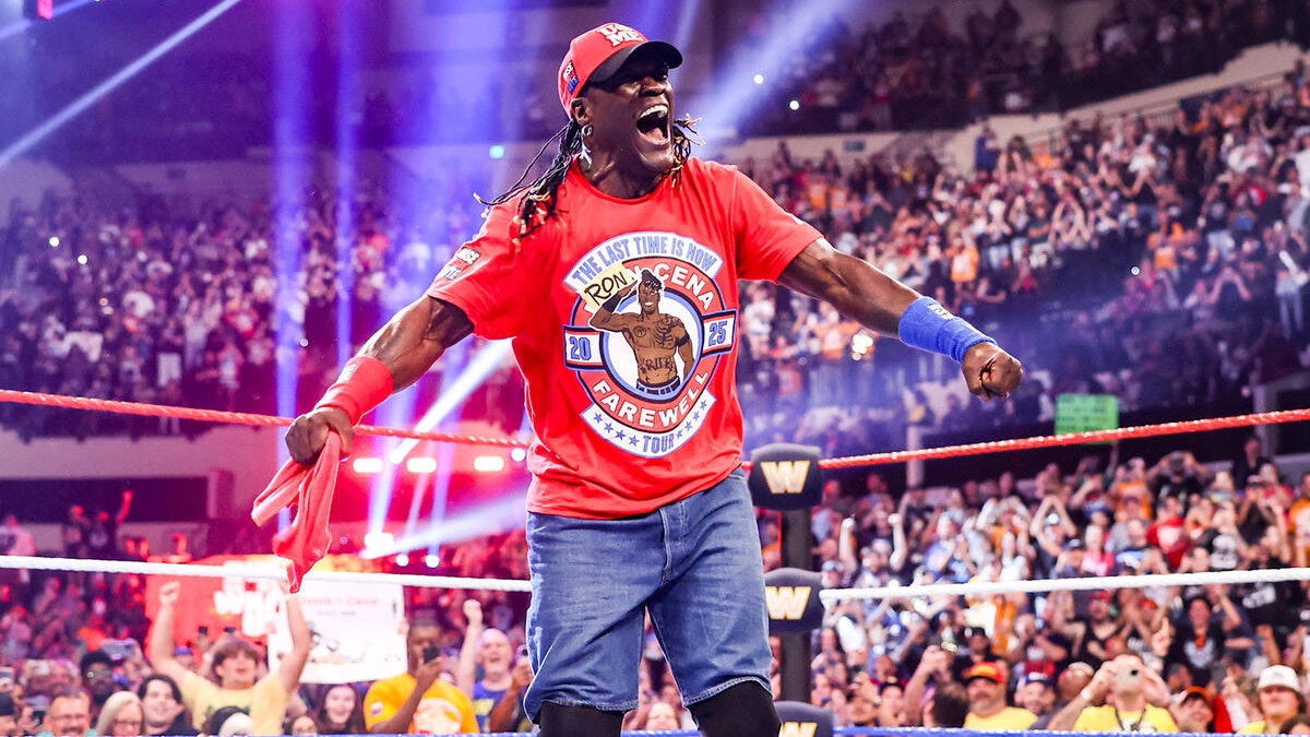 WrestlingWCC's tweet photo. R-Truth reveals who was behind his John Cena tribute act 

▫️Vince McMahon came up with the concept of John Cena being R-Truth’s ‘childhood hero’ 

▫️John Cena came up with the idea for R-Truth to copy his shirt and copy everything in the ring https://t.co/E4B9TKBEtX