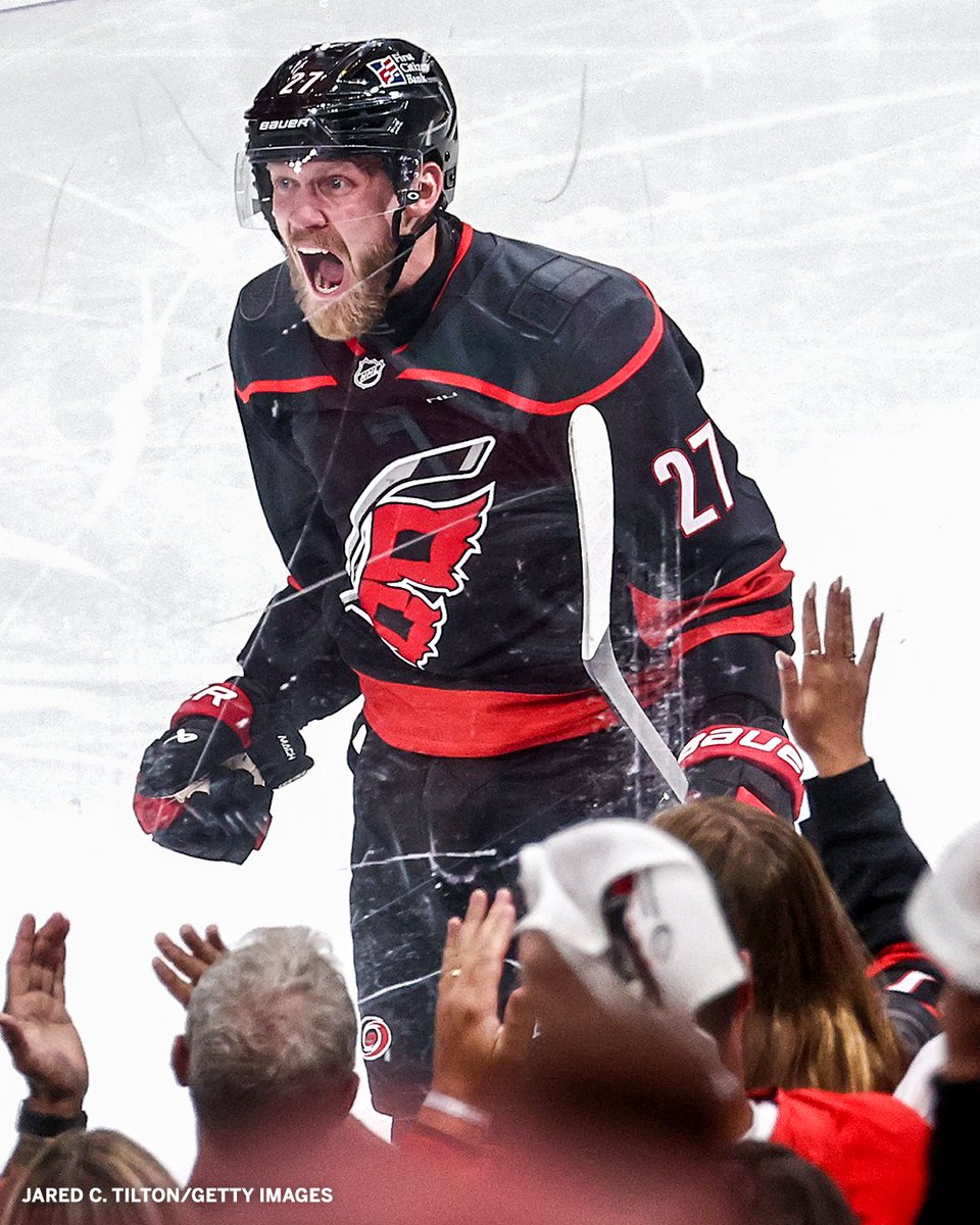 ESPNInsights's tweet photo. The Hurricanes are the 7th team in the expansion era (since 1967-68) to win 11 of their first 12 playoff games.

Teams holding a 3-1 lead in a Conference Final/Semifinal are 72-1 all-time in the series.

The lone loss came in 2000, when the Devils won three straight games to eliminate the Flyers.