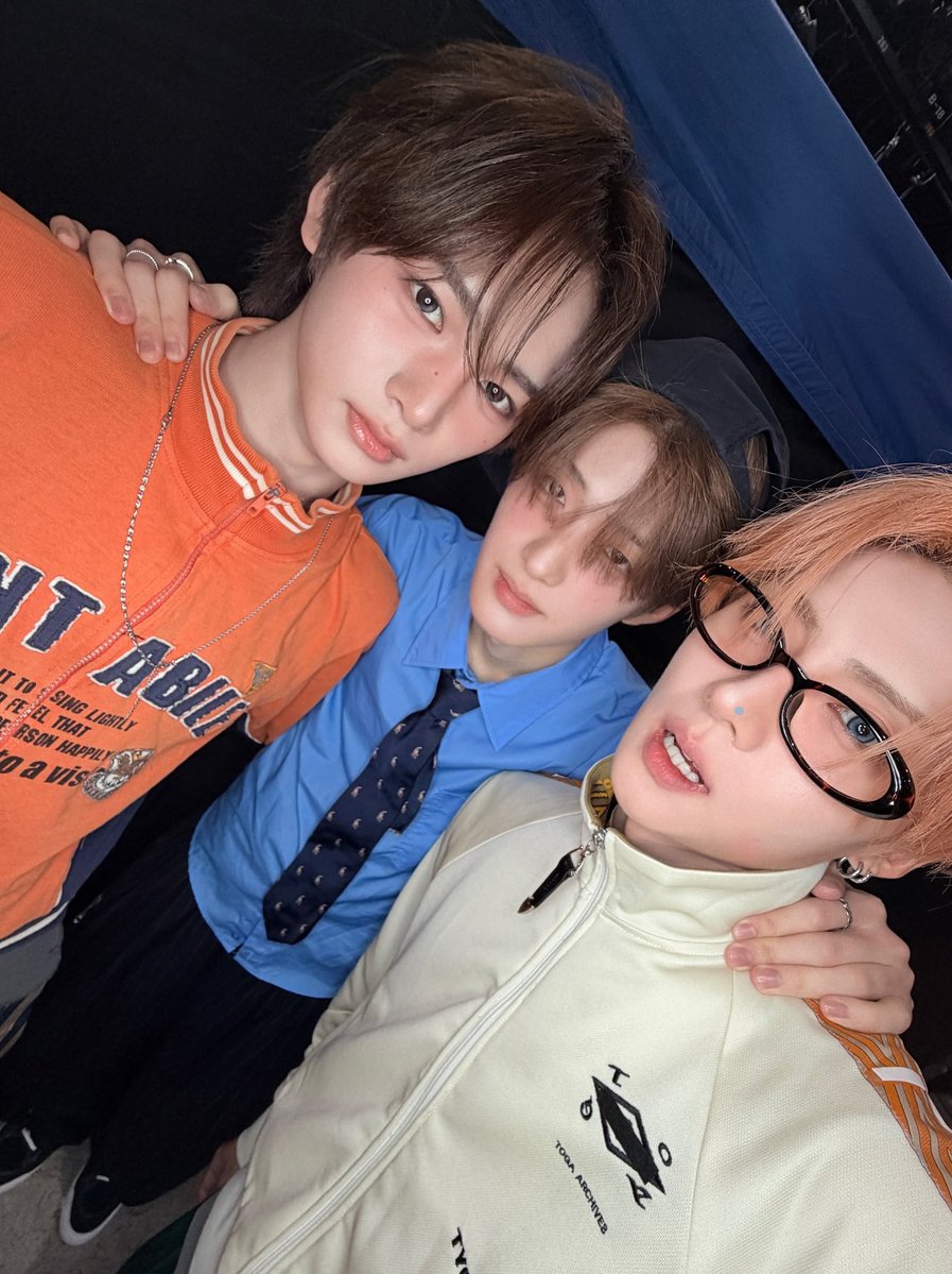 파도 tweet media